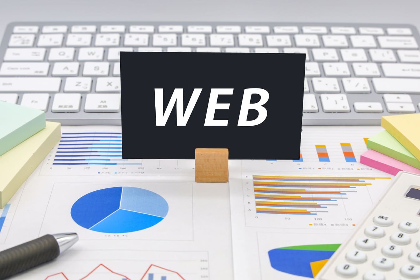 歯科医師国家試験の勉強は、AIのメリットを詰め込んだWEBブラウザでこなす！